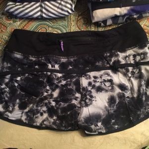 Lululemon Black rose shorts size 2